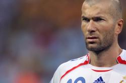 关于法网季后赛对决在即！山东泰山演练定位球，国际米兰密集防守应对的信息