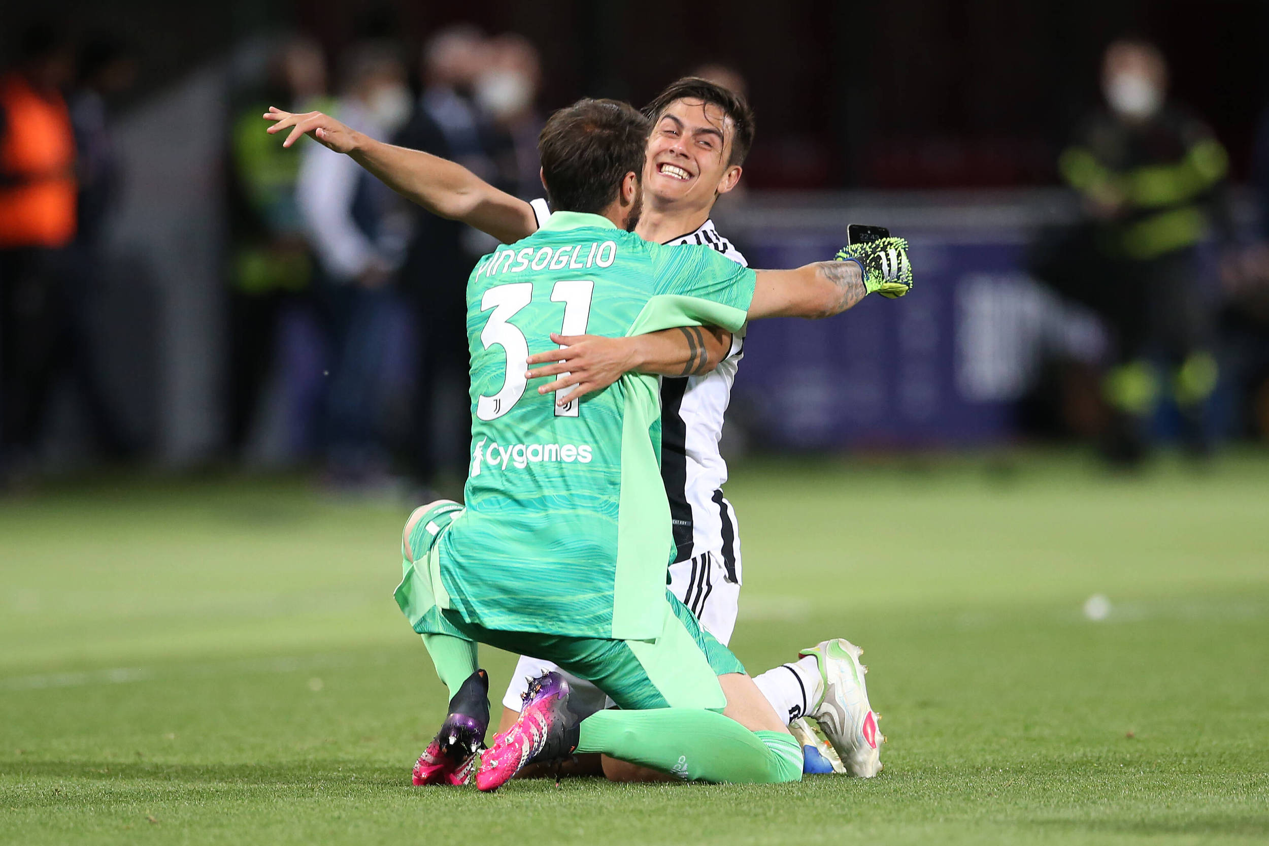 欧冠季后赛激情夜！浓眉里突外投，川崎前锋血战金州勇士(欧冠季军争夺战)